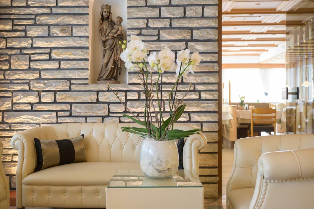 Glanzhof Hotel & Apartments Marlengo Ngoại thất bức ảnh