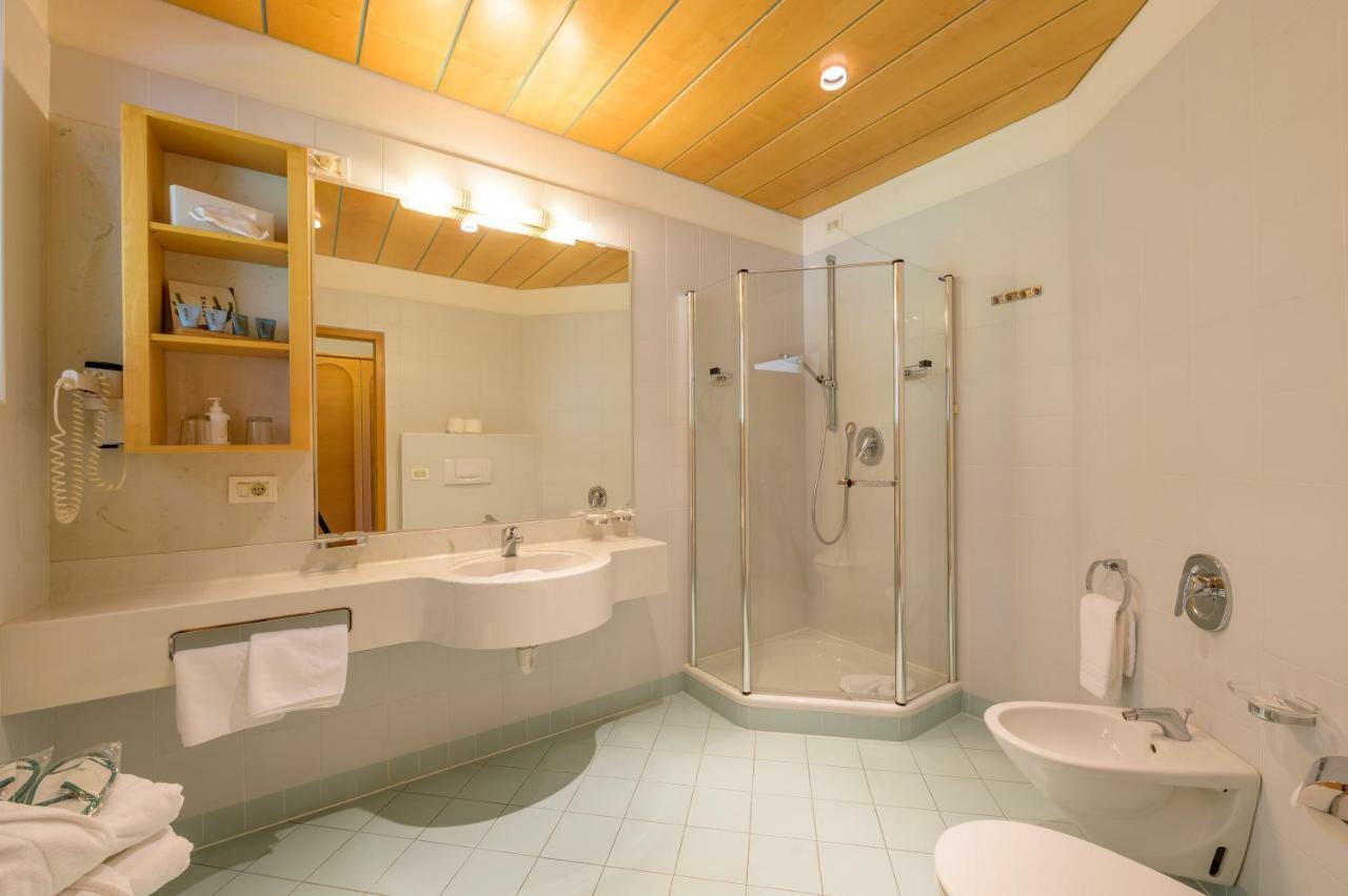 Glanzhof Hotel & Apartments Marlengo Ngoại thất bức ảnh